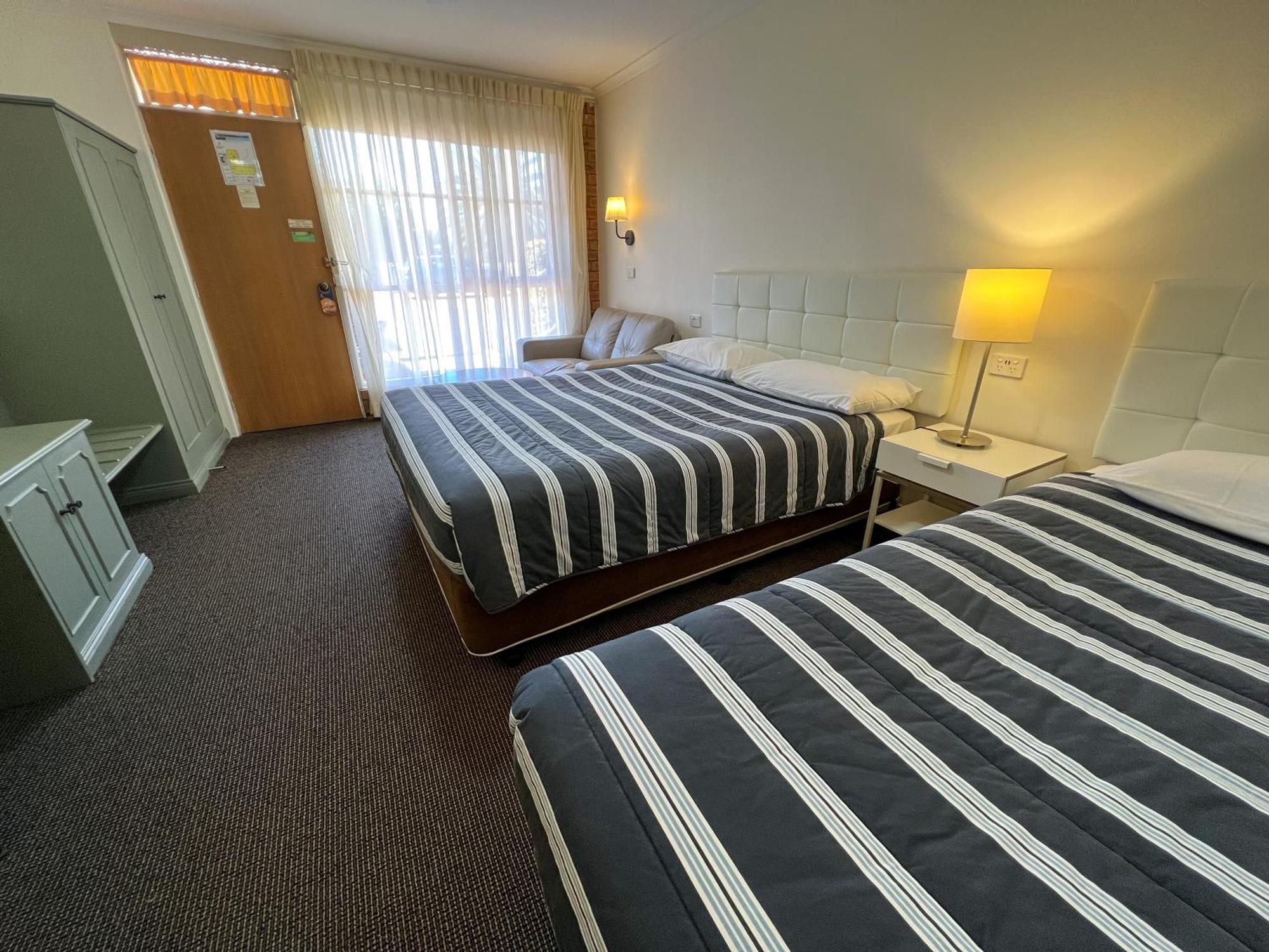 Summerhill Motor Inn (Adults Only) Merimbula Kültér fotó