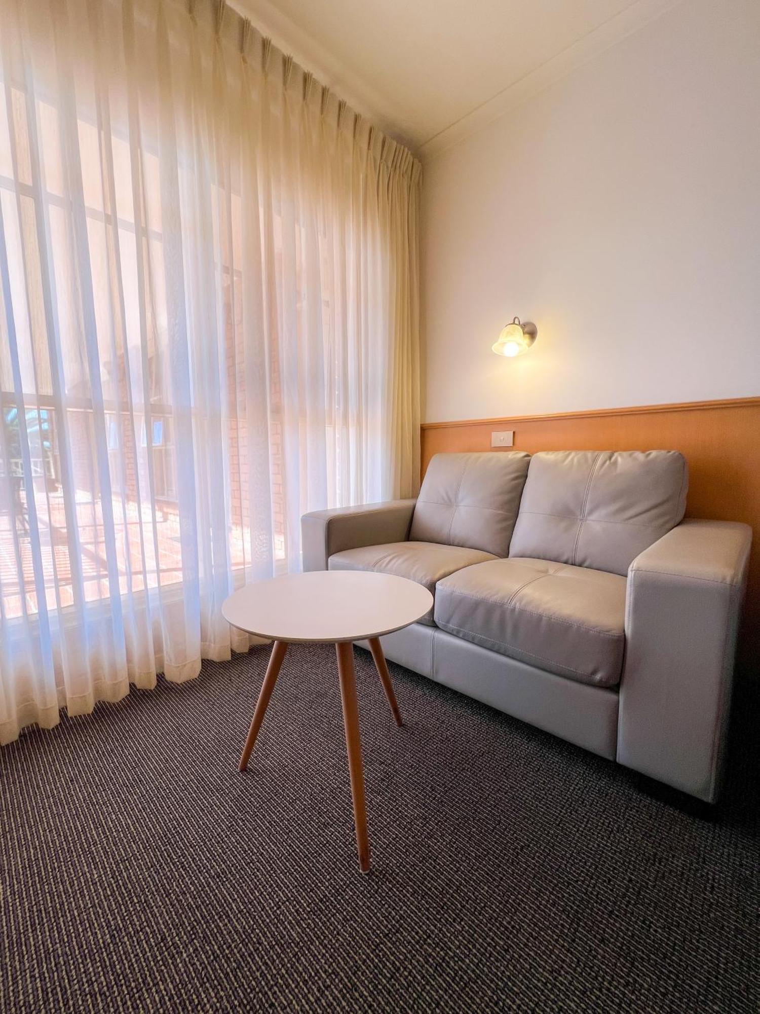 Summerhill Motor Inn (Adults Only) Merimbula Kültér fotó