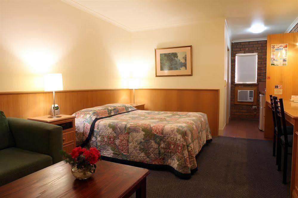 Summerhill Motor Inn (Adults Only) Merimbula Kültér fotó